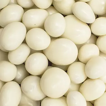 Изюм в белой шоколадной глазури