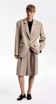 Костюм: жакет и шорты