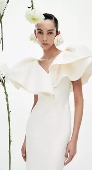 Платье-бандо с воланом