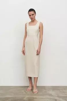 Платье-футляр