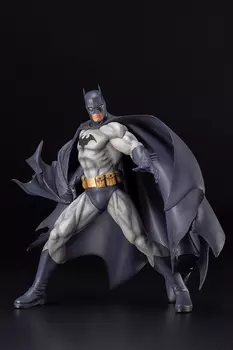 Фигурка DC Comics: Batman Hush (28 см)