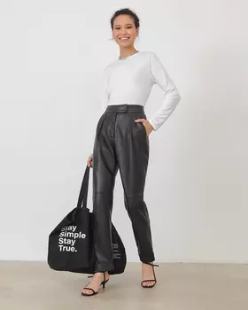 Футболка с длинным рукавом белого цвета