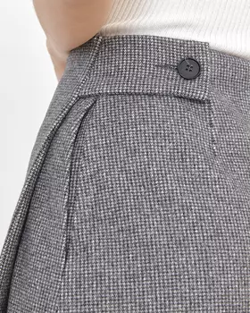 Юбка мини на запах серого цвета