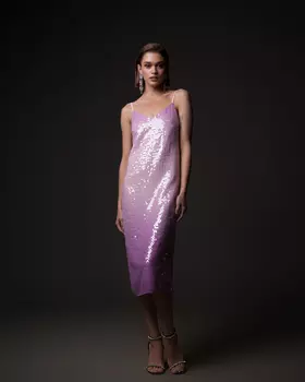 Комбинация прямого кроя из розовых пайеток