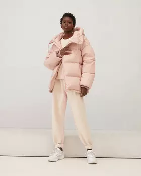 Объемный пуховик пудрово-розового цвета