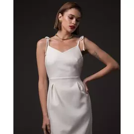 Платье миди с открытой спиной молочного цвета