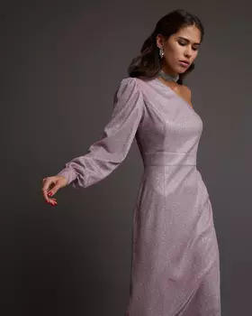 Платье на одно плечо розовое