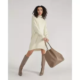 Платье-свитер молочного цвета