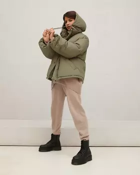 Пуховик цвета хаки