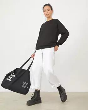 Толстовка без капюшона черного цвета