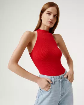Боди трикотажное красного цвета