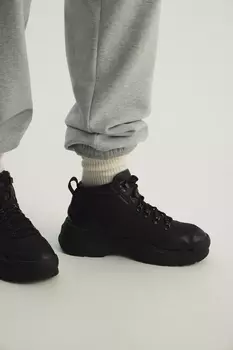 Ботинки-хайкеры черного цвета