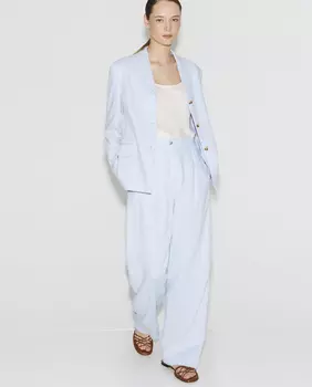 Брюки-бананы со льном голубого цвета