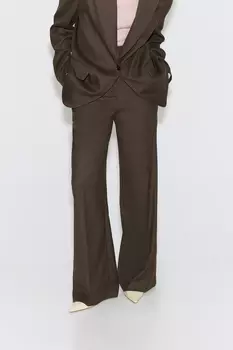 Брюки со стрелками коричневого цвета