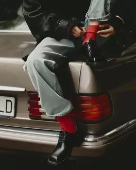 Дерби EKONIKA 2MOOD из кожи черного цвета