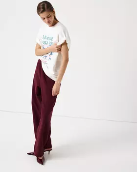 Футболка оверсайз молочного цвета с принтом YOGA