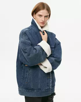 Куртка джинсовая утепленная с мехом синего цвета