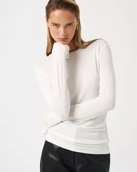 Лонгслив молочного цвета