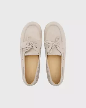 Мокасины в стиле бохо молочного цвета