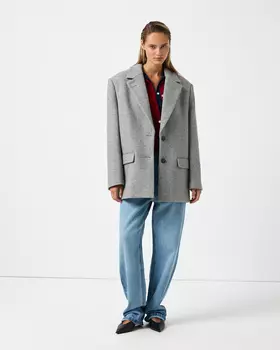 Пальто укороченное серого цвета