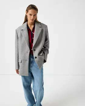 Пальто укороченное серого цвета