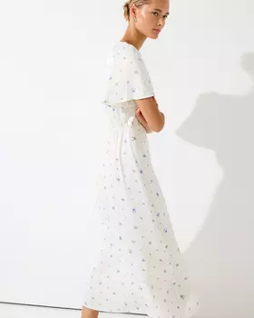 Платье миди в цветочек белого цвета