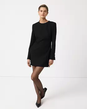 Платье мини черного цвета с длинным рукавом