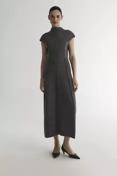 Платье с рельефными швами серого цвета