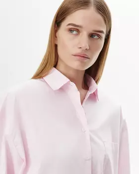 Рубашка объемная в полоску розового цвета