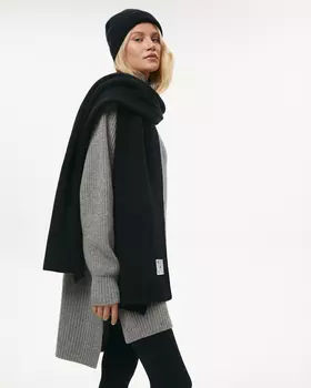 Шарф из шерсти черного цвета