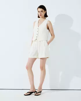 Шорты изо льна молочного цвета