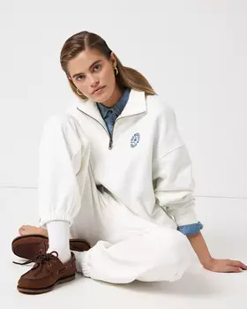 Свитшот молочного цвета с вышивкой