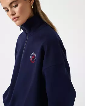 Свитшот синего цвета с вышивкой