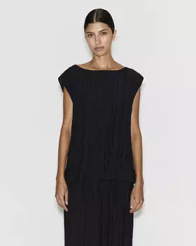 Топ из жатого сатина черного цвета