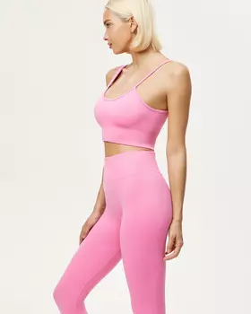 Топ с асимметричным вырезом розового цвета