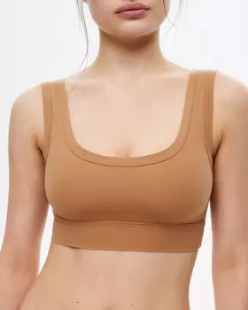 Топ с широкими лямками темно-бежевого цвета