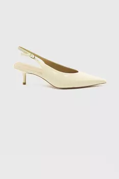 Туфли с мысом каре сливочного цвета