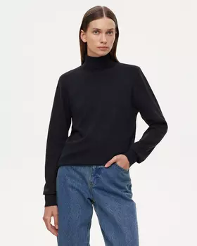 Водолазка из шерсти черного цвета