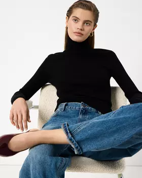 Водолазка из шерсти мериноса черного цвета