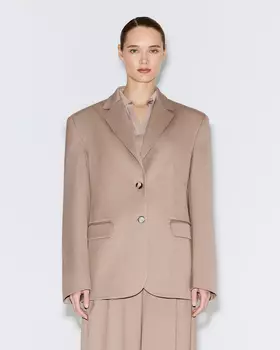 Жакет бежевого цвета