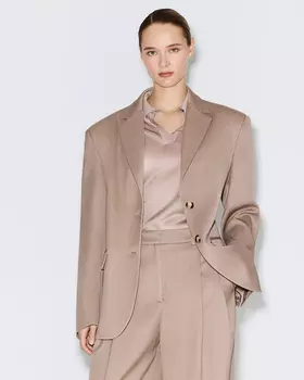 Жакет бежевого цвета