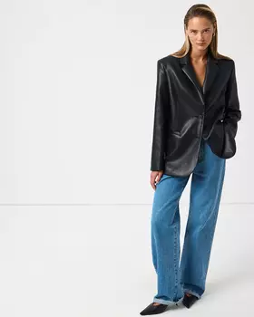 Жакет из эко-кожи черного цвета