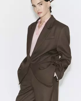 Жакет коричневого цвета