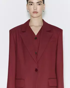 Жакет красного цвета