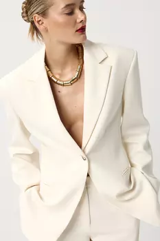 Жакет приталенный молочного цвета