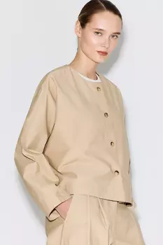 Жакет с цельнокроеным рукавом бежевого цвета