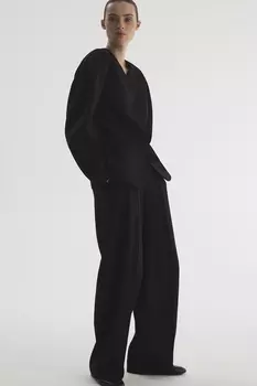 Жакет с цельнокроеным рукавом черного цвета