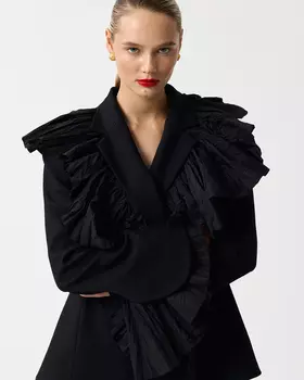 Жакет со съемными рюшами черного цвета