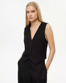 Жилет классический черного цвета