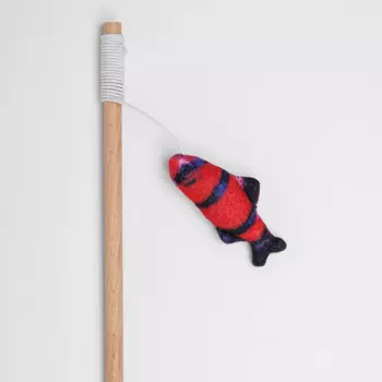 Pet Hobby Игрушка-дразнилка с кошачьей мятой, валерианой и погремушкой для кошек Барбус бордо, 11х3,5х1,7 см, удочка 40 см